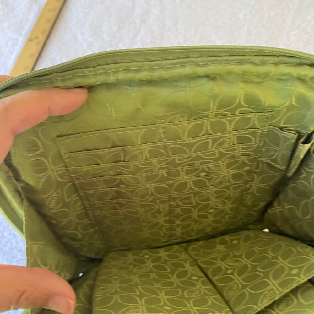 Beautiful Moss Green Leather Fossil Cross Body Bag with Lots of Organization - Picture 8 of 15